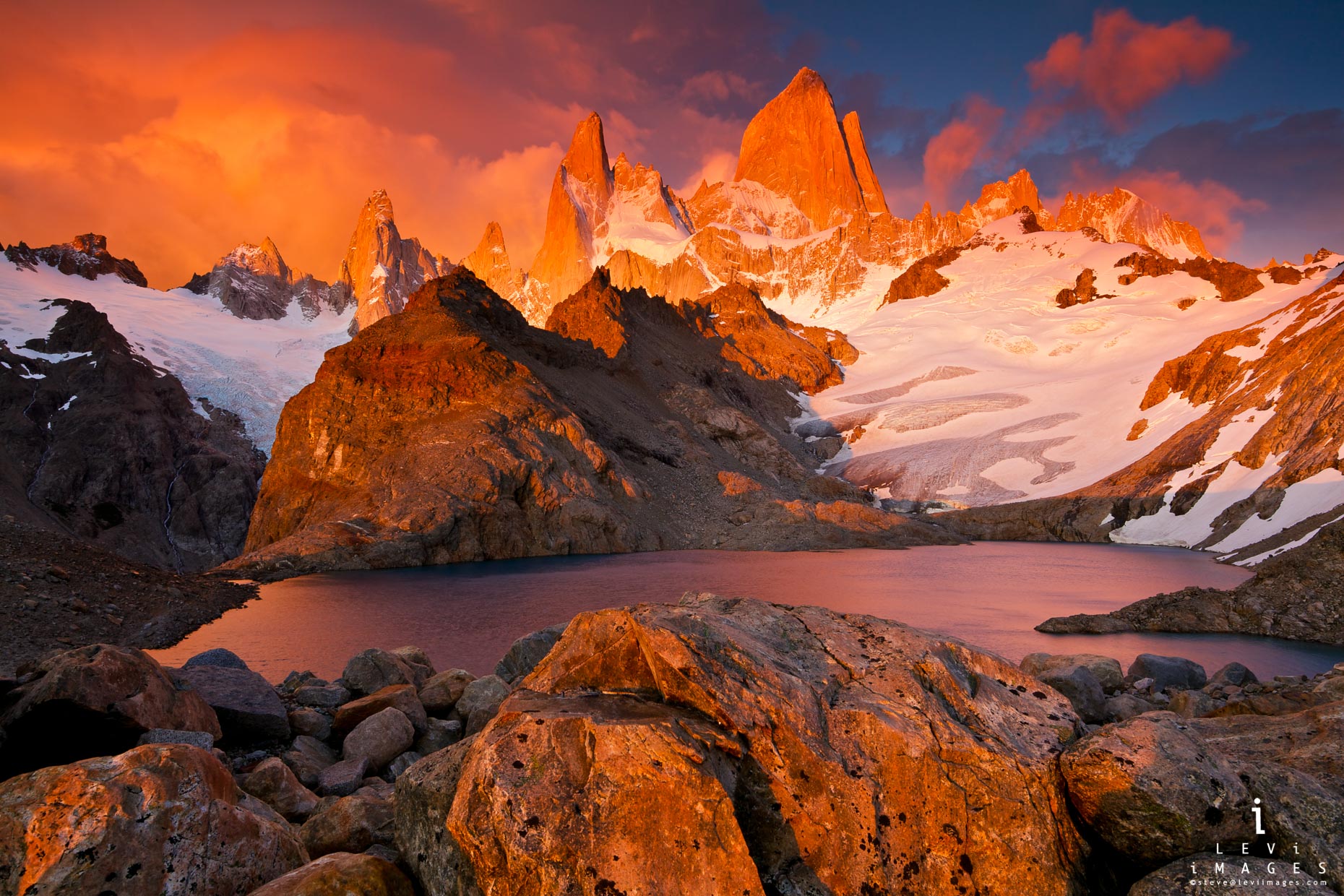 Dramatic sunrise over Mount Fitzroy. Laguna de Los Tres, Patagonia